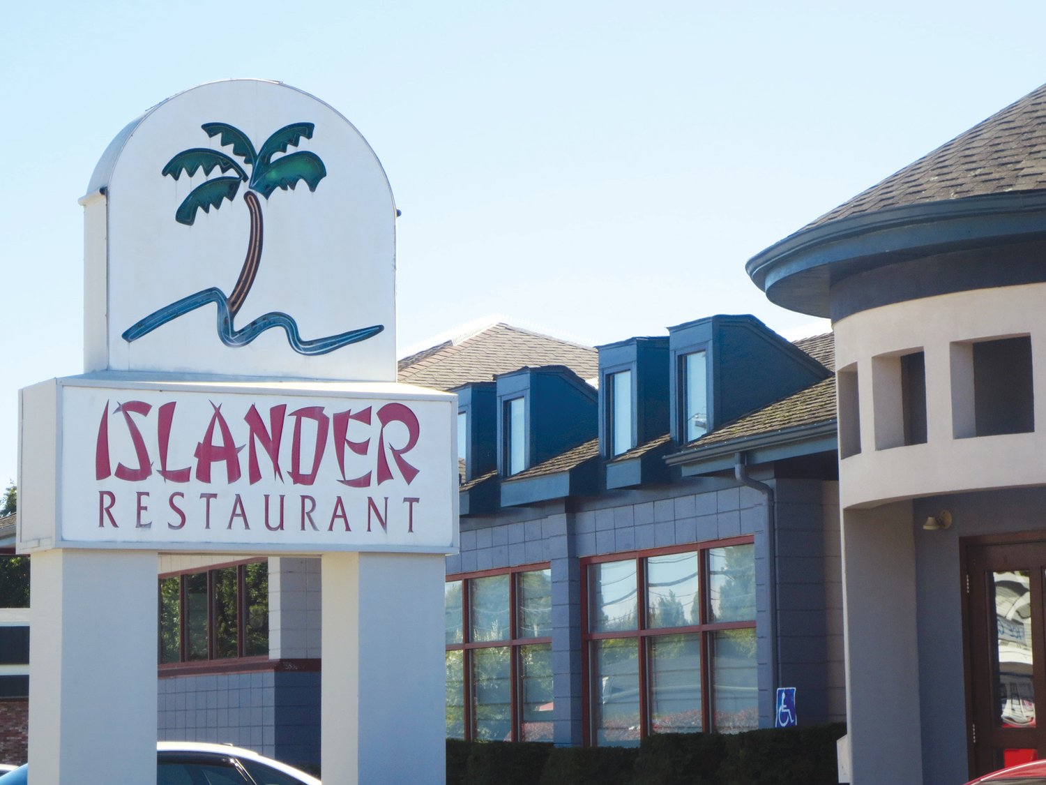 The Islander Restaurant has been a steady sight on the Warwick culinary landscape for decades.  The team of cooks, servers, and owners at this longstanding restaurant in the city wish you and your loved ones a happy, safe, and prosperous 2022!